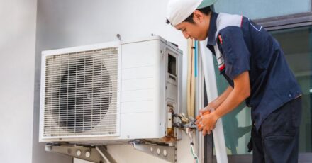 Foto destacada del blog de Climaribas - Reparar o cambiar el aire acondicionado