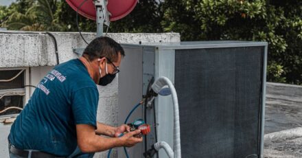 Foto destacada del blog de Climaribas - Cuánto llamar a un técnico de aire acondicionado